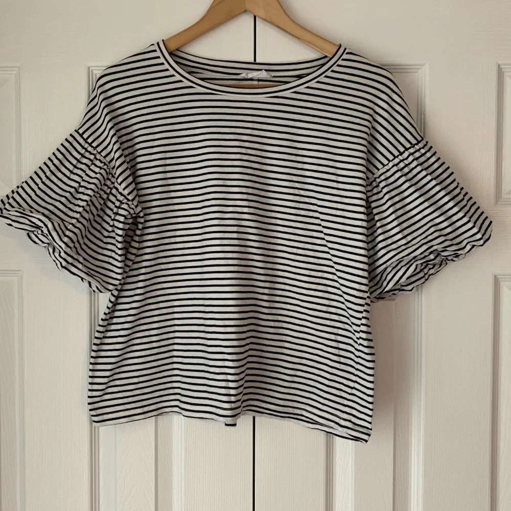 Women’s Black & White Dresses & Shirts. Pick your piece for $20 or Make offer! - Picture 4 of 12